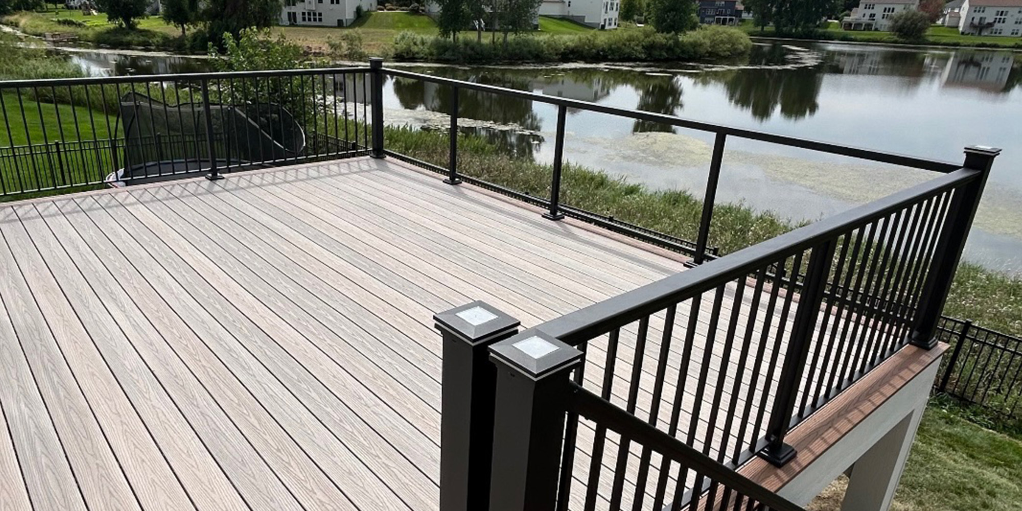 enEXO aluminum railing on a deck